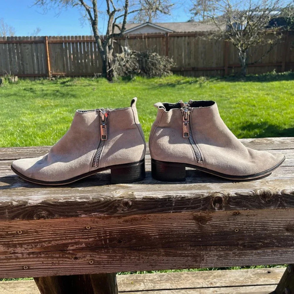 DOLCE VITA ~ Grey Booties with Dual Zipper - Picture 7 of 8